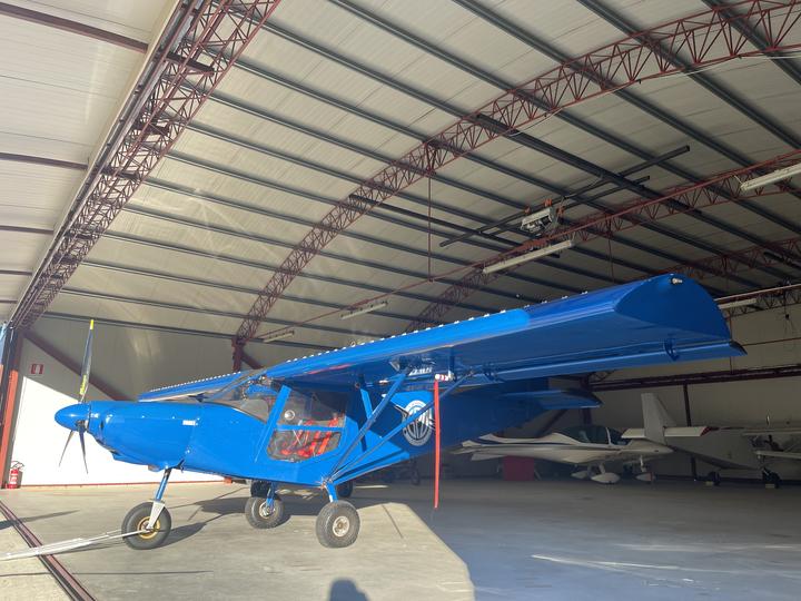 ICP Savannah I-D555 del Gruppo Piloti Valsesia ricoverato in hangar